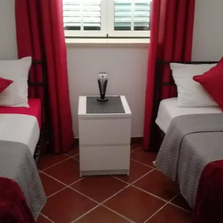 Quinta Do Sobreiro, 4 Bedroom Modernised Villa Tomar