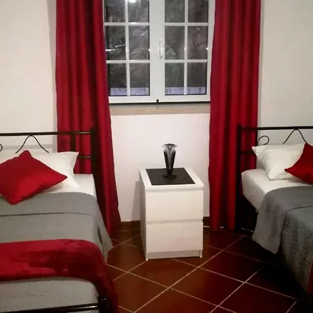 Quinta Do Sobreiro, 4 Bedroom Modernised Tomar